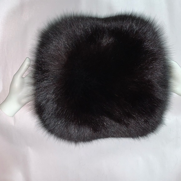 BERGDORF GOODMAN black Siberian FOX FUR muff - Picture 8 of 12